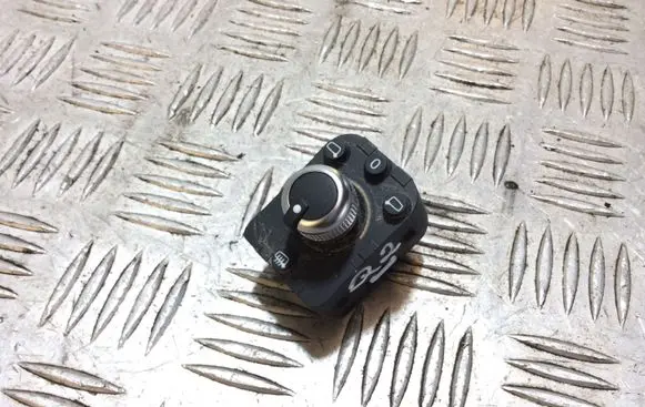 Audi Q2 - Wing mirror switch 4M0959565S