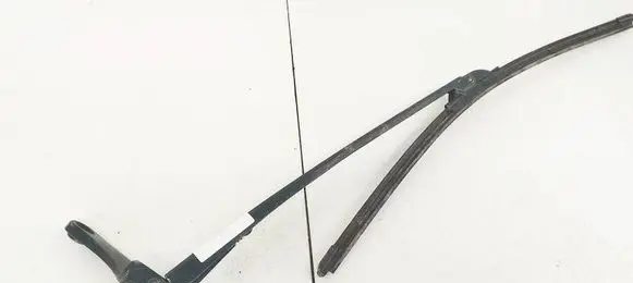 Front wiper blade arm
