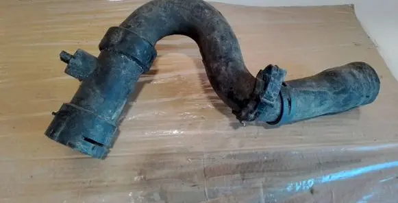 Audi A4 S4 B5 8D Engine coolant pipe/hose 4B0121049D
