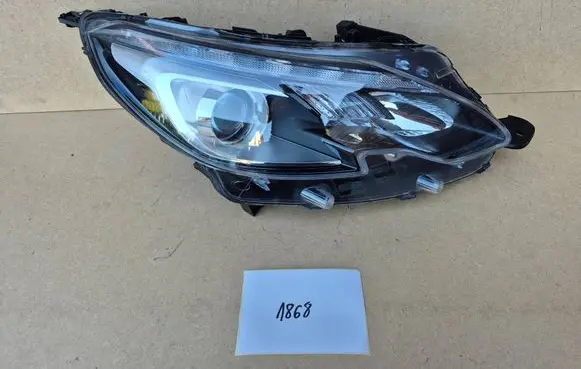 Peugeot 2008 I Headlight/headlamp 9825313680 90167009