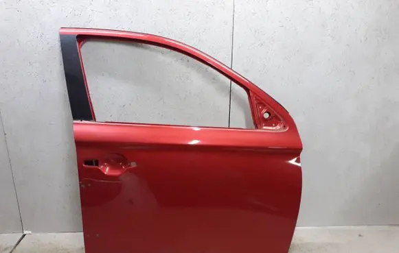 Mitsubishi Outlander Front door