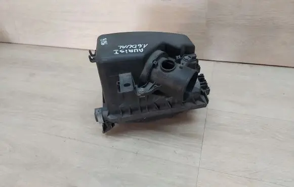 Toyota Auris 150 Air filter box cover 