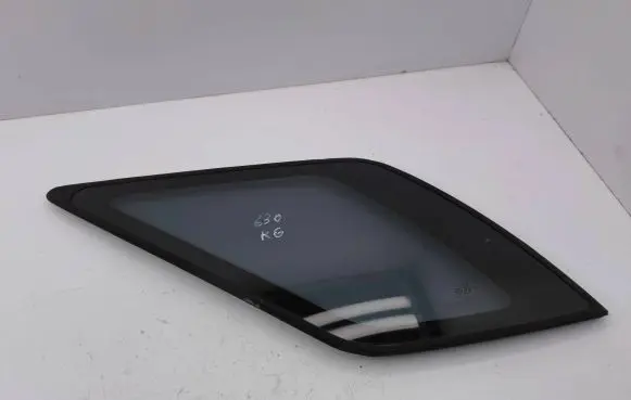 KIA Sorento Rear side window