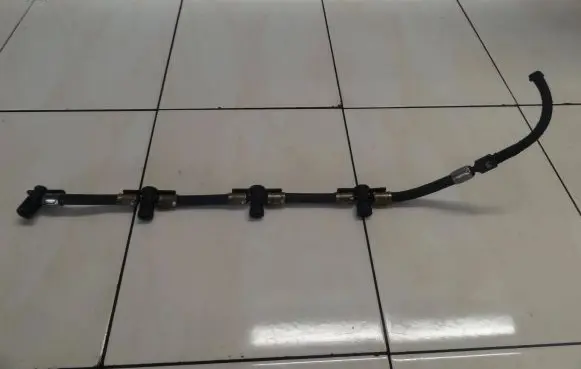 Audi A4 S4 B8 8K Fuel return line/hose 1928391101