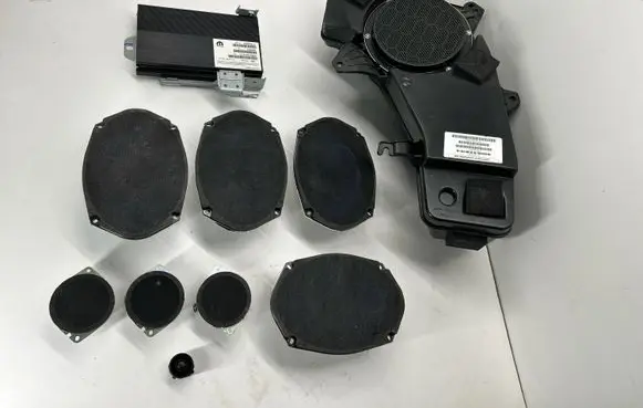 Jeep Compass Audio system kit 68250972AG 68245819AA 05064358AB