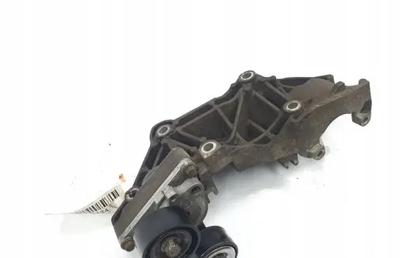Opel Vivaro Engine mounting bracket 8200527320
