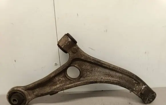 Front lower control arm/wishbone