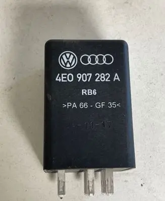 Volkswagen Phaeton Glow plug pre-heat relay 4E0907282A 0281003029