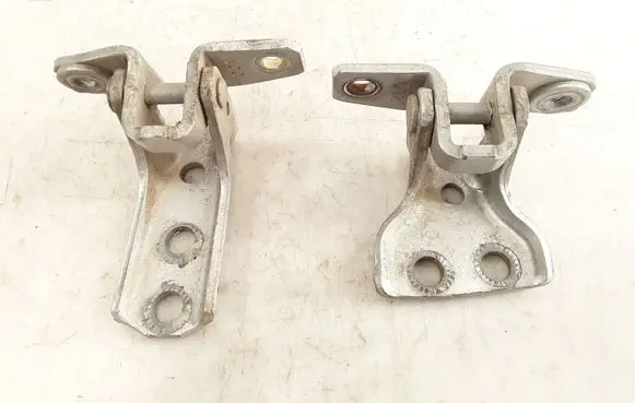 Rear door hinge set