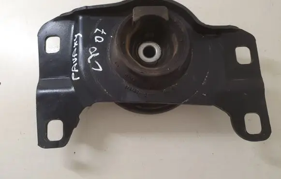 Volvo C30 Gearbox mount 5N517M121