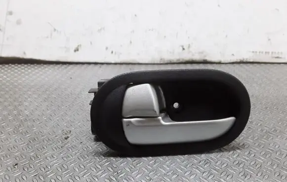 Mitsubishi Colt Front door interior handle