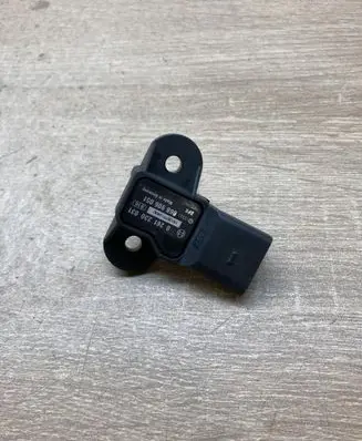 Volkswagen Touran I Air pressure sensor 06B906051 0261230031