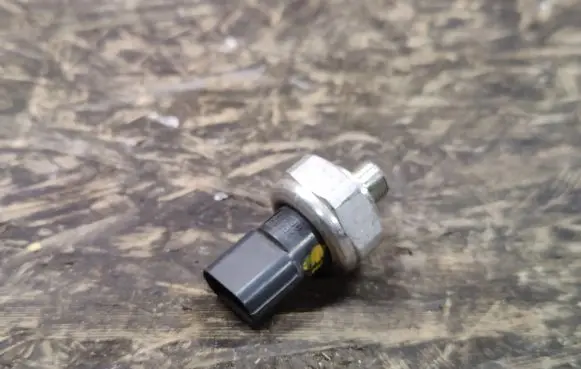 Suzuki Vitara (ET/TA) Air conditioning (A/C) pressure sensor 4990008400