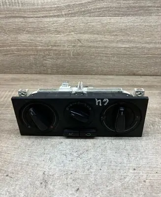 Volkswagen Golf IV Climate control unit 1J0820045F 90151121