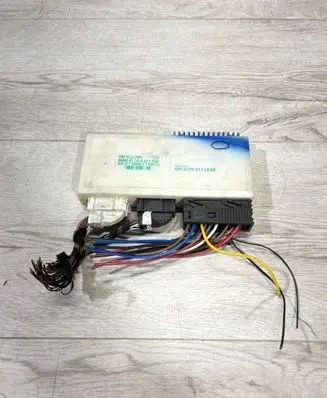BMW 5 E39 Comfort/convenience module 6913520 61356913520 60837710HW