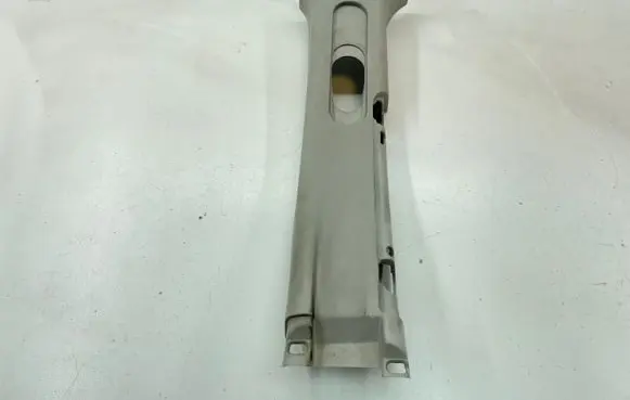 Chrysler Voyager (B) pillar trim (top) P0ZR26ES3AE 33728738