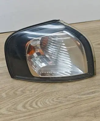 Volvo S80 Front indicator light 30698428 89024905