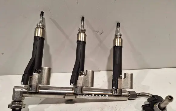 Renault Austral Fuel injectors set 166000786R