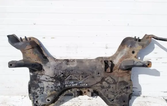 Peugeot 3008 I Front subframe