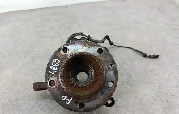 Renault Master II Front wheel hub spindle knuckle 