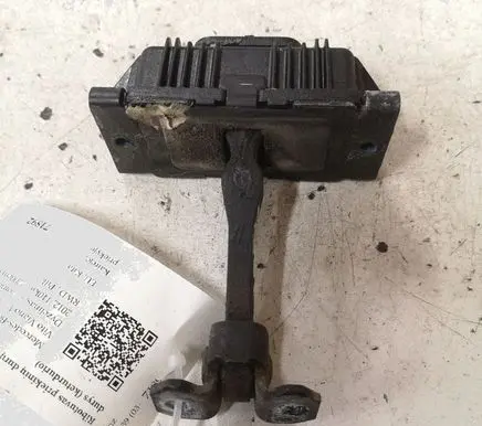 Mercedes-Benz Vito Viano W639 Front door check strap stopper