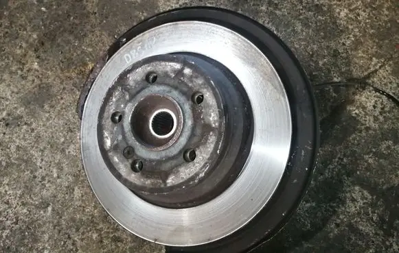Mercedes-Benz E W212 Rear wheel hub