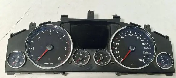 Volkswagen Touareg I Speedometer (instrument cluster) 7L6920890C 7225000327 026367114