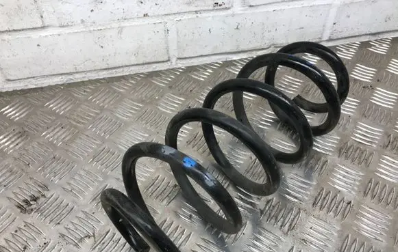 Toyota Auris E180 Rear coil spring