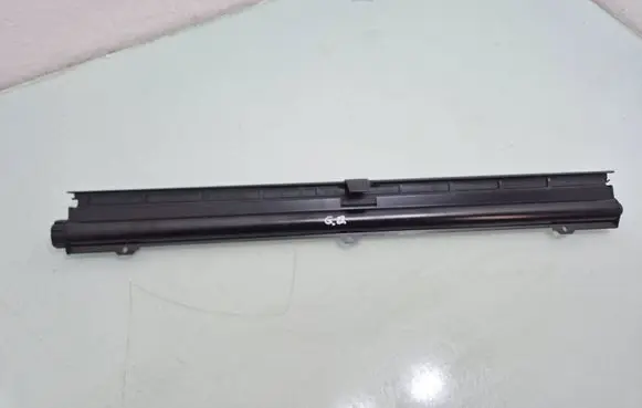 Audi A6 S6 C7 4G Estate rear side window sun shade/blind 4G0860380