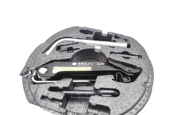 Audi A3 S3 8P Lift Jack 8P0011031C 1K0012115F