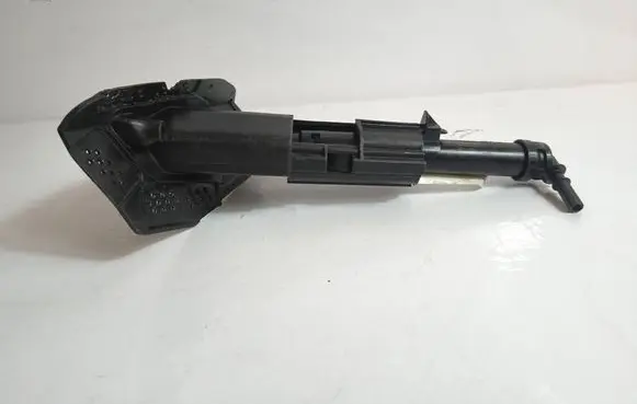 Headlight washer spray nozzle