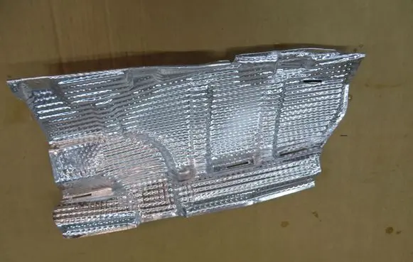 Volkswagen PASSAT B7 Exhaust heat shield 3AA825715B