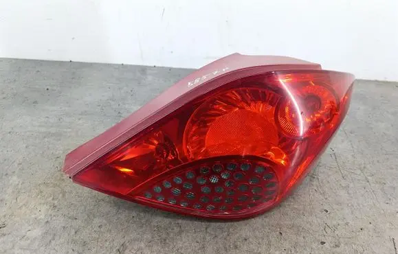 Peugeot 207 Rear/tail lights 