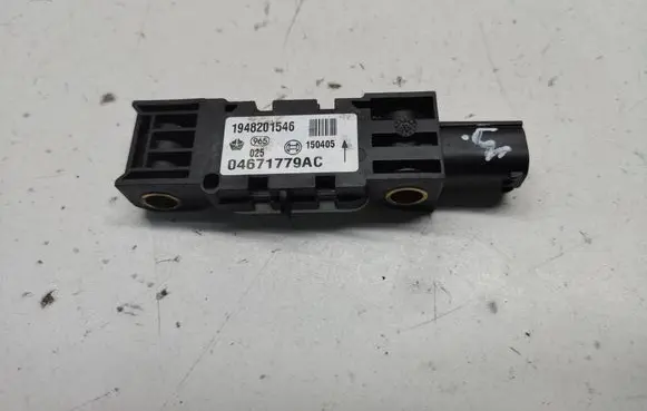 Chrysler Grand Voyager IV Airbag deployment crash/impact sensor 04671779AC 1948201546 150405