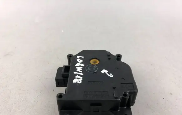 Subaru Legacy Air flap motor/actuator 0637008860