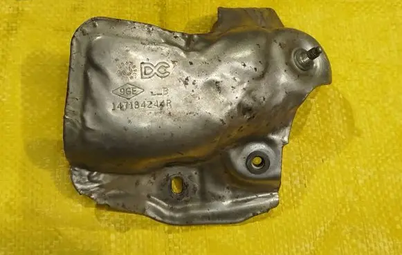 Renault Master III Exhaust heat shield 147184244R