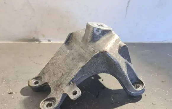 Porsche Macan (95B) Engine mounting bracket 95B199308C