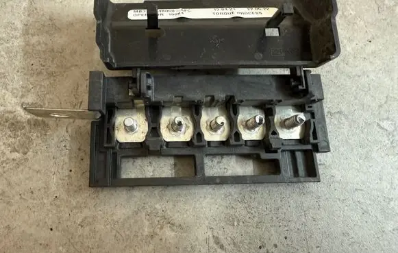 Volkswagen Amarok II Battery relay fuse MU5T146599ANE