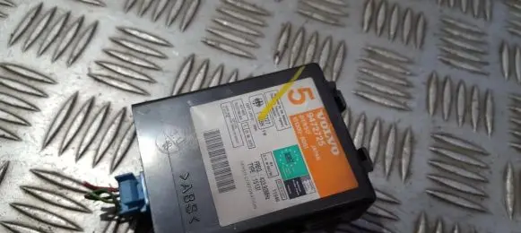 Volvo S70 V70 V70 XC Immobilizer control unit/module 9472725 151300-8051
