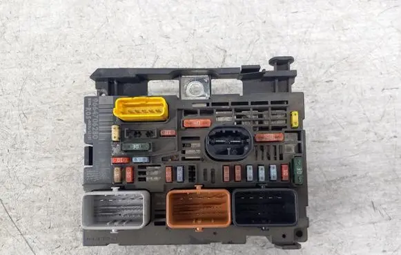 Peugeot 308 BSM Control unit 9664706280