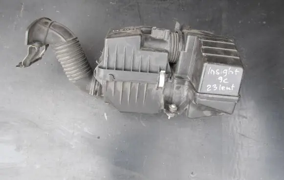 Honda Insight Air filter box ACC56 9A29 RBJ