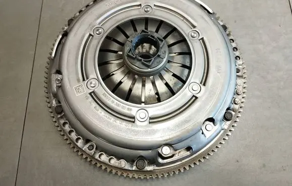 Volkswagen Polo VI Clutch set kit 04C141025P 163082002808