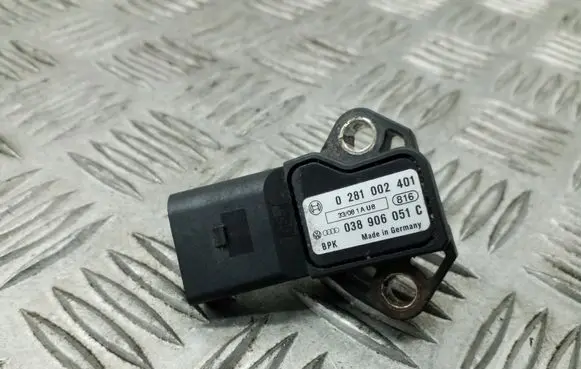 Audi A4 S4 B8 8K Air pressure sensor 038906051C 0281002401
