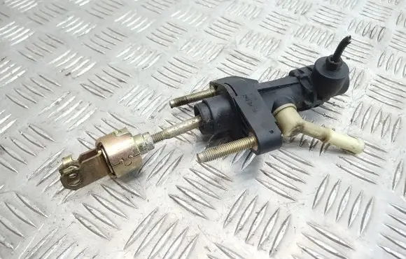 Toyota Yaris Clutch slave cylinder 