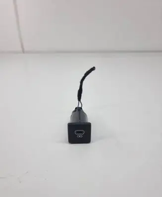 Land Rover Range Rover Sport L461 USB socket connector M8E219010DA