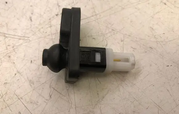 Hyundai i10 Front door sensor 