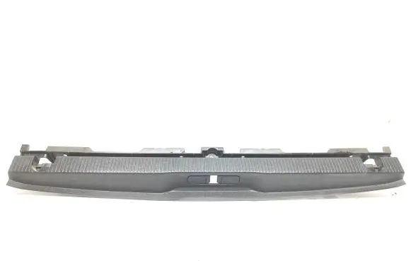 Trunk/boot sill cover protection