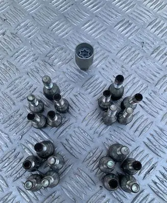 Suzuki Vitara (LY) Nuts/bolts 