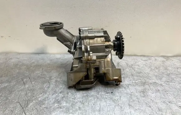 BMW 7 F01 F02 F03 F04 Oil pump 7643256 7572479 7568821