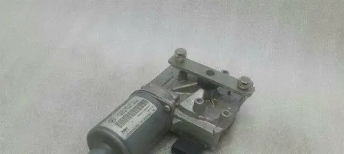 Mercedes-Benz S W222 Front wiper linkage and motor A2228200242